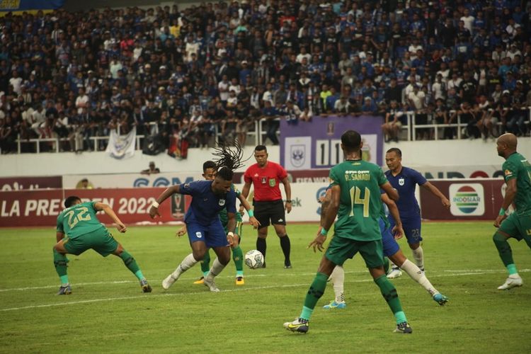 Laga PSIS Semarang vs Bhayangkara FC dalam perempat final Piala Presiden 2022 di Stadion Jatidiri, Semarang, pada Minggu (3/7/2022) sore WIB.
