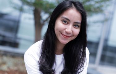 Profil Clairine Clay yang Baru Saja Dilamar Joshua Suherman ...