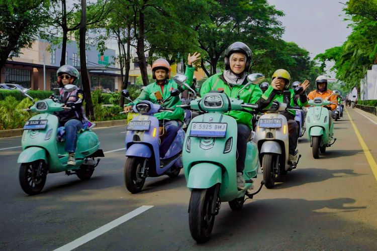 Puluhan ribu unit Smoot Motor Listrik sudah mengaspal di Indonesia