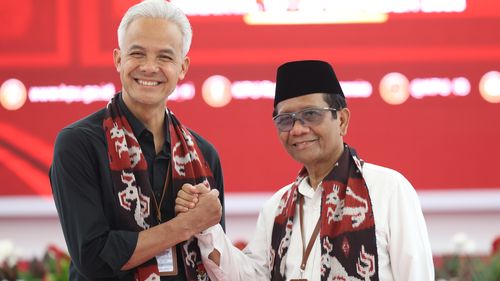 Ganjar Kunjungi UGM dan IPB Hari Ini, Mahfud Temui Tokoh Agama