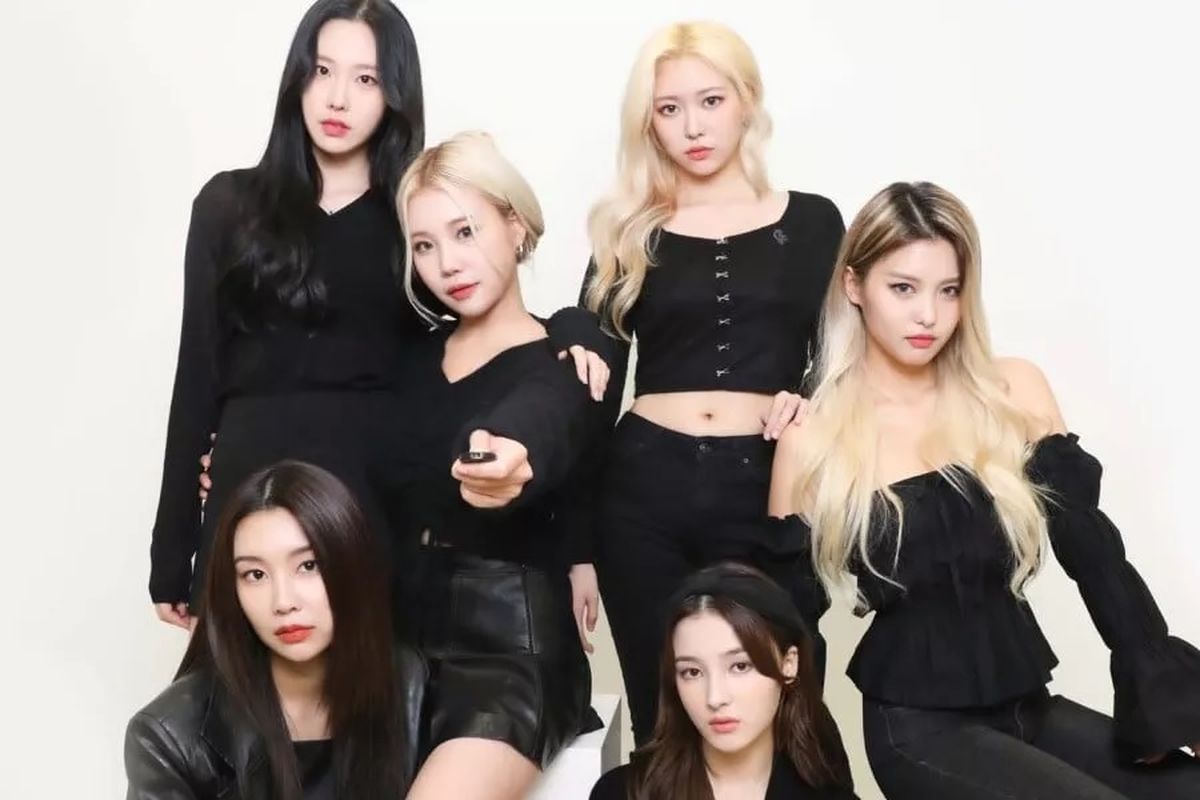 Girl group MOMOLAND