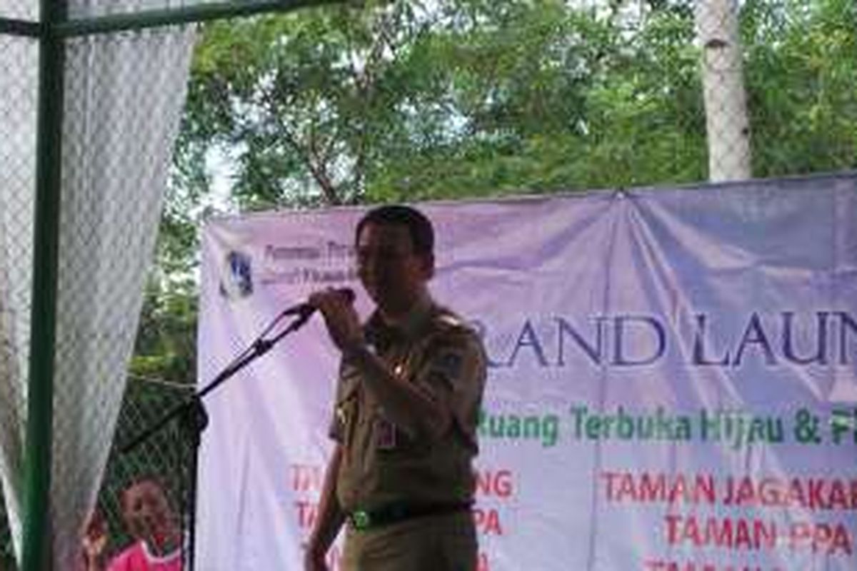 Gubernur DKI Jakarta Basuki Tjahaja Purnama saat meresmikan taman Jagakarsa, di Jakarta Selatan, Selasa (9/2/2016).