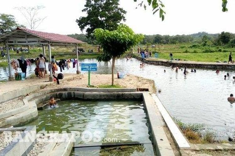 Sumber Air Panas Nyelanding, salah satu tempat wisata di Bangka Selatan.