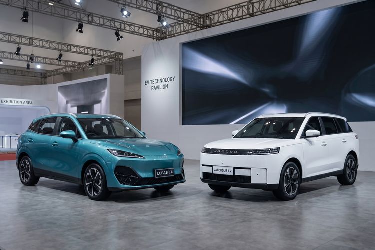 Jaecoo J5 EV Vs Lepas E4: Adu SUV Listrik Rp300 Jutaan