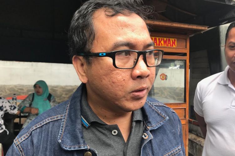 Dosen di UNJ, Rakhmat Hidayat