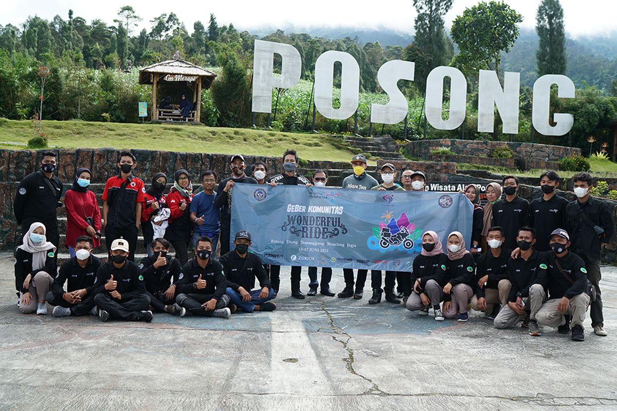 Rombongan Wonderful Ride dengan Gerakan Bersama Komunitas (GeBer Komunitas) yang digagas oleh Kementrian Pariwisata dan Ekonomi Kreatif bersama Tora Sudiro dan Darius Sinathrya