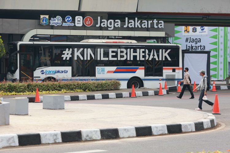 Tampilan baru Halte TransJakarta Senen Sentral pasca berganti nama menjadi Halte Jaga Jakarta di kawasan Pasar Senen, Jakarta Pusat, Selasa (9/9/2025).