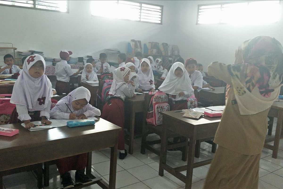 Suasana Hari Kedua di SDN 01 Pondok Cina,  Depok, Selasa (16/7/2019)