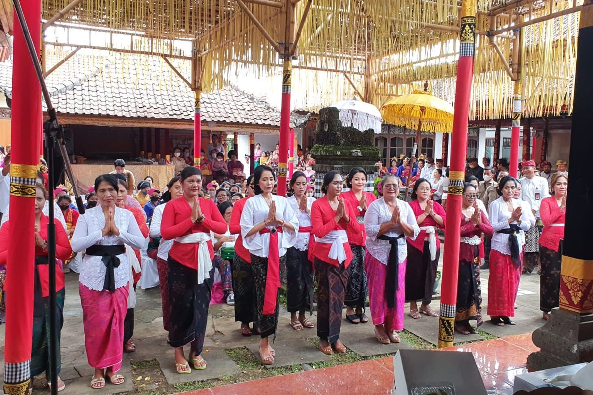 Parade Kebaya Nusantara di Tabanan, Bali 2022