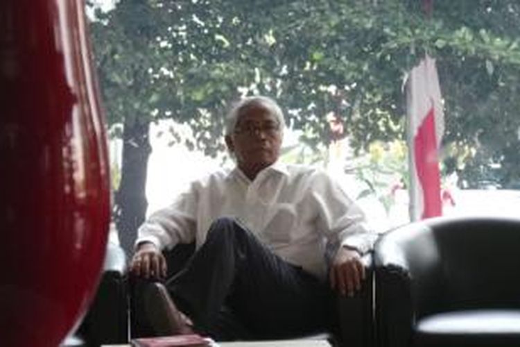 Komisi Pemberantasan Korupsi (KPK) kembali memeriksa mantan Deputi Gubernur Bank Indonesia Ardhayadi Mitroatmodjo terkait penyidikan kasus dugaan korupsi pemberian Fasilitas Pendanaan Jangka Pendek (FPJP) Bank Century, Selasa (20/8/2013). 