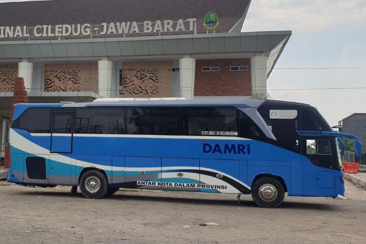 Bus DAMRI rute Bandung - Ciledug