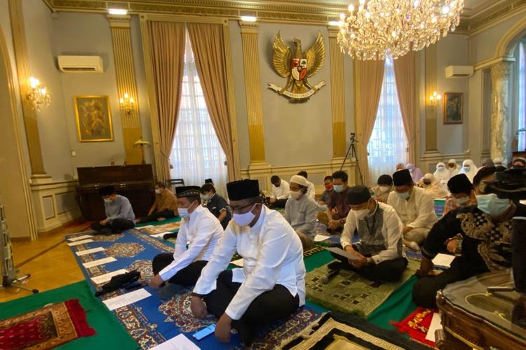 Suasana perayaan Idul Adha di Wisma Duta KBRI Roma, Italia, pada Selasa (20/7/2021).