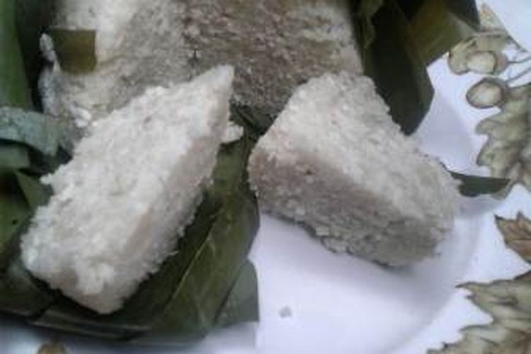 Growol, makanan khas Kulon Progo yang berbahan dasar ketela atau singkong menjadi makanan alternatif pengganti nasi.
