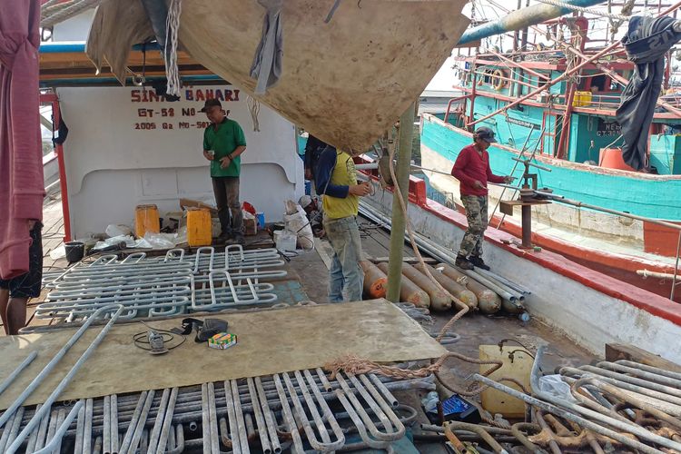 Dari Kamar Mesin ke Kursi Kapten, Perjalanan Yusuf 14 Tahun Mengarungi Laut