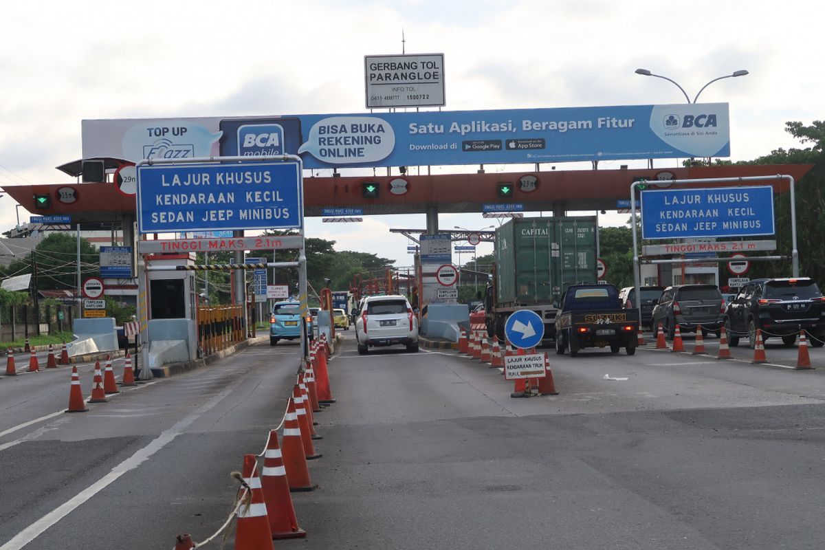 Gerbang Tol Parangloe di ruas Tol Makassar Seksi IV.