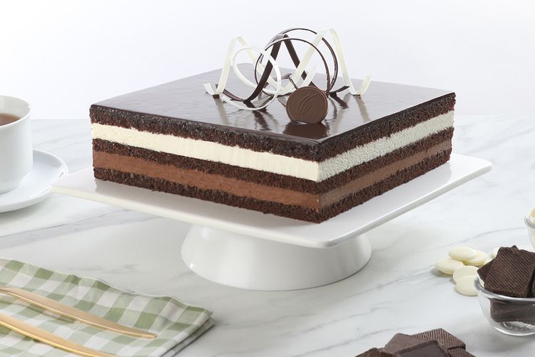 Two Season, cake andalan dan legendaris milik Dapur Cokelat yang sudah ada sejak 2001. 