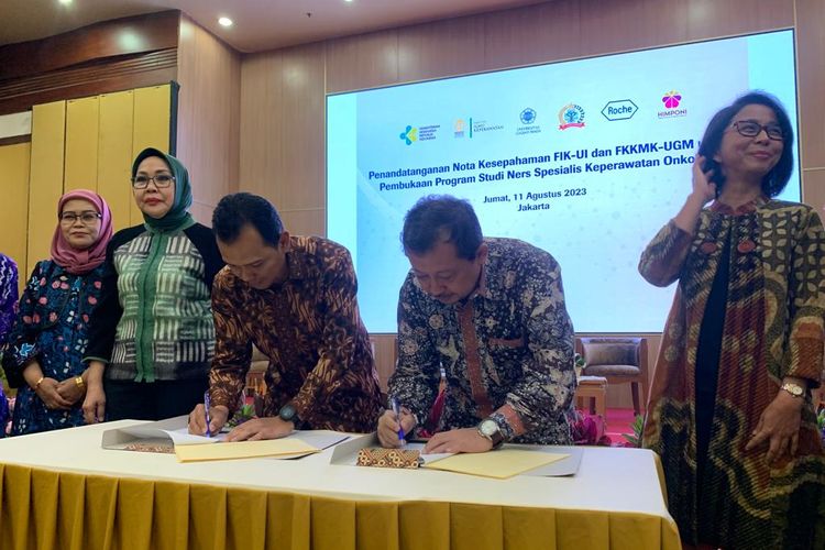 Penandatanganan kerja sama antara Universitas Indonesia (UI) bersama Roche Indonesia dengan Universitas Gadjah Mada (UGM) untuk membuka Prodi Spesialias Keperawatan Onkologi di UGM.