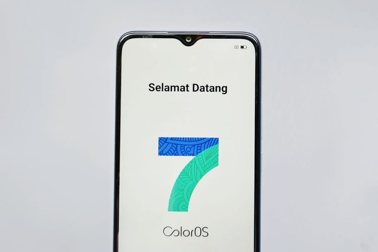 Bagian layar depan Oppo A15