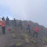 Evakuasi Pendaki Brasil di Rinjani, 7 Orang Penyelamat Berhasil Mendekati Korban dan Harus 
