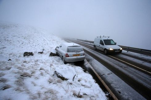 Cuaca Buruk dan Salju Lebat Lumpuhkan Perjalanan Transportasi di Eropa