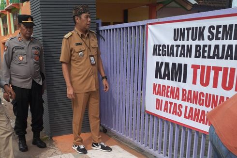 Murid SD di Probolinggo Menangis Saat Sekolahnya Disegel, Sempat Belajar di Rumah Ketua RT 