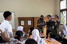 Gembira Bertemu Gibran, Para Siswa SMKN 3 Tangerang Minta Foto Bersama