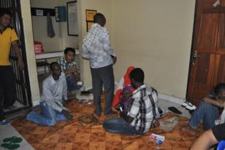 inilah lima dari enam imigran gelap yang diamankan oleh Polres Kolaka. Mereka berasal dari Negara Somalia dan Yaman.