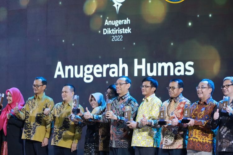 Unair raih penghargaan dari Anuegrah Diktiristek 2022.