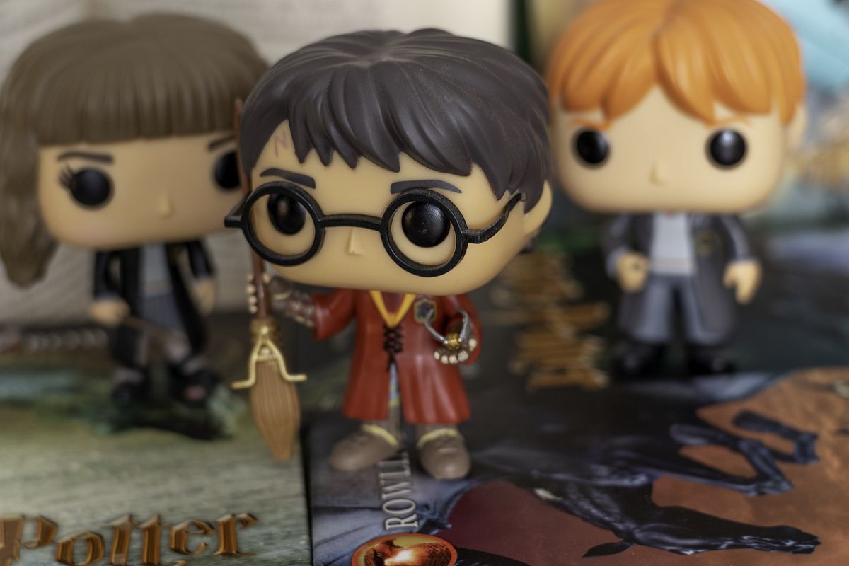 Ilustrasi mainan miniatur Harry Potter. 