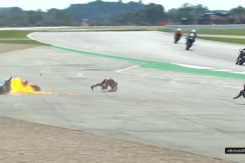 MotoGP Inggris, Dovizioso Kecelakaan Sampai Motornya Terbakar