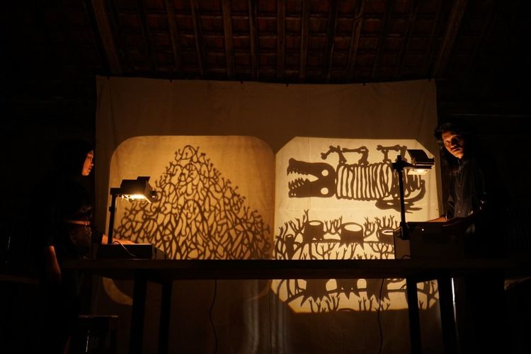 Museum MACAN menghadirkan penampilan perdana dari Sirkus di Tanah Pengasingan: Oyong-oyong Ayang-ayang, pertunjukan wayang terbaru oleh Jumaadi dan The Shadow Factory, dengan jadwal pertunjukan pada 18-26 November 2023. 