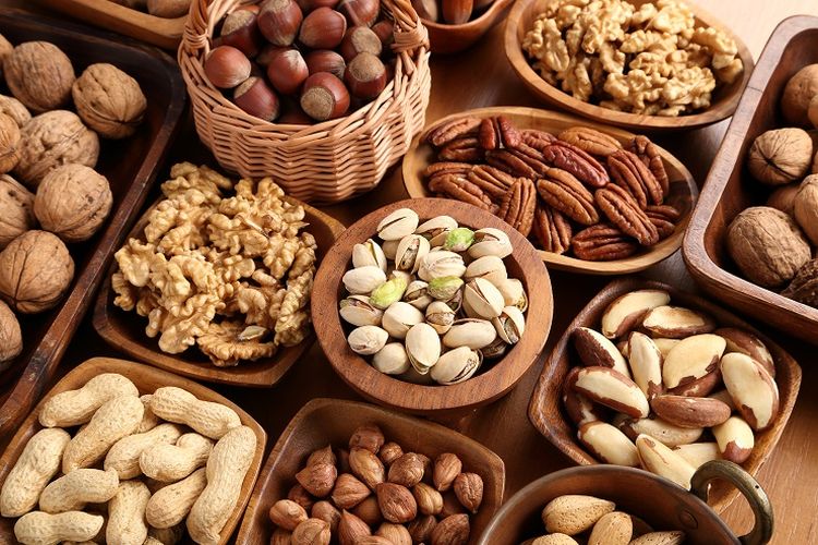 Sejumlah kacang-kacangan diyakini berkhasiat menurunkan kolesterol.