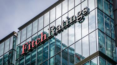 Imbas Fitch Turunkan Outlook Indonesia, Investor Mulai Khawatir Kebijakan Ekonomi