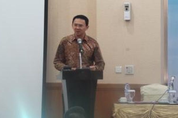 Gubernur DKI Jakarta Basuki Tjahaja Purnama saat menyampaikan sambutan dalam Workshop Penggabungan PT PAM Jaya-PAL Jaya, di Hotel Grand Cempaka, Jakarta Pusat, Selasa (6/10/2015). 