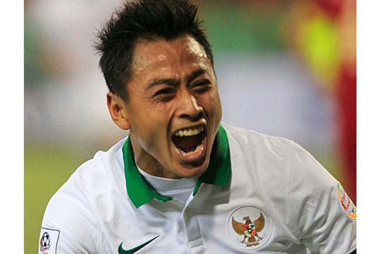 Jersey yang dilelang pemain Timnas Indonesia saat berlaga di Piala AFF 2014, Samsul Arif Munif.