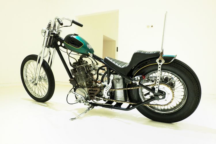 Yamaha SR400 bergaya american chopper garapan BGG Garage