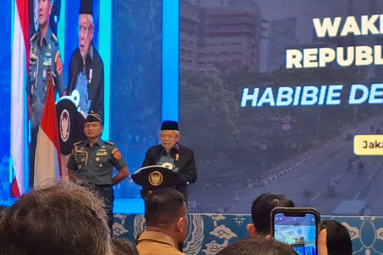 Wakil Presiden Ma'ruf Amin saat menghadiri peresmian Habibie Democracy Forum di Hotel Le-Meridien, Jakarta, Rabu (15/11/2023).