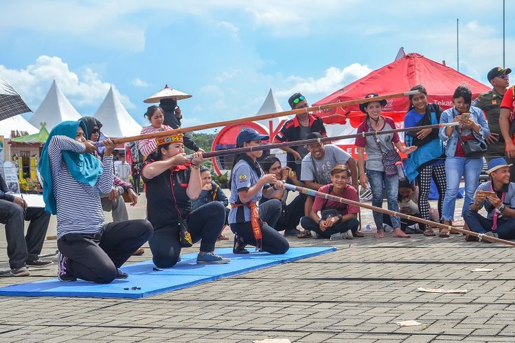 Sumpitan, Olahraga tradisional asal Kalimantan DOK. Shutterstock