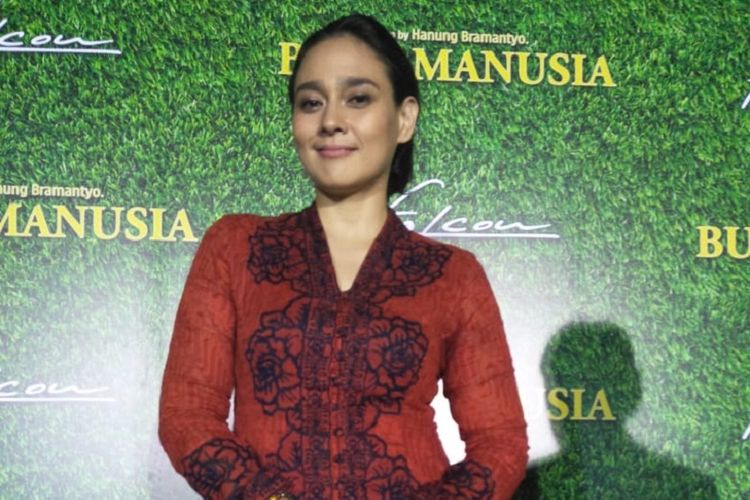 Sha Ine Febriyanti menghadiri film Bumi Manusia, di Desa Gamplong, Kabupaten Sleman, Yogyakarta, Jawa Tengah, Kamis (24/5/2018).
