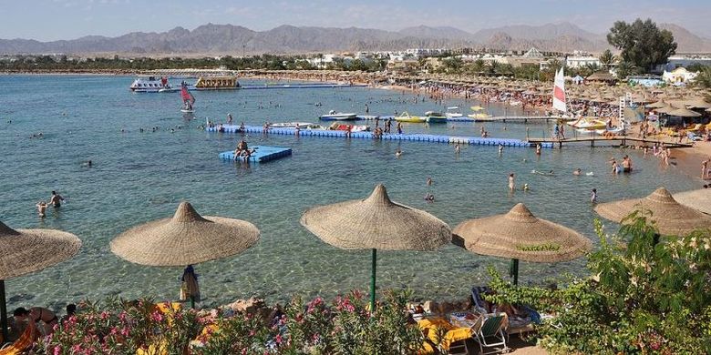 Pantai Namaa di Sharm el-Sheikh, Mesir.