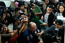 Atiqah Hasiholan yang Berusaha Tembus Kerumunan Wartawan Saat Jadi Saksi Kasus Hoaks Ibunya...