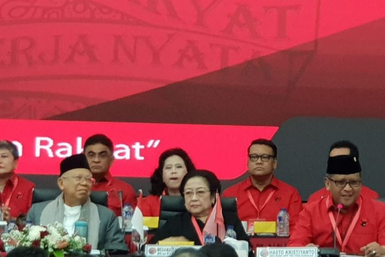 Maruf Amin, bakal calon wakil presiden pendamping Joko Widodo, turut menghadiri Rapat Koordinasi Nasional (Rakornas) Pemenangan Pemilu Tahun 2019 Partai Demokrasi Indonesia Perjuangan (PDI-P).  Acara digelar di Kantor DPP PDI-P, Jalan Diponegoro, Jakarta, Sabtu (1/9/2018).