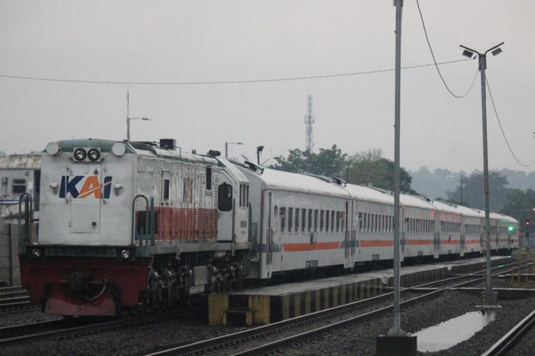 Ilustrasi kereta api. Berikut daftar tarif khusus KA rute Purwokerto-Yogyakarta terbaru 2023 yang bisa dibeli dua jam sebelum keberangkatan.