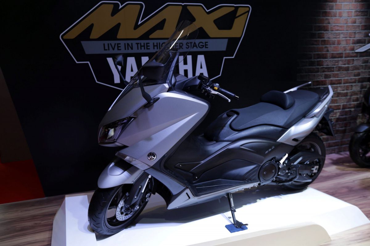 Produk skutik bongsor 250cc Yamaha XMAX dipamerkan pada ajang Indonesia International Motor Show (IIMS) 2017 di JI Expo, Kemayoran, Jakarta, Jumat (28/4/2017).