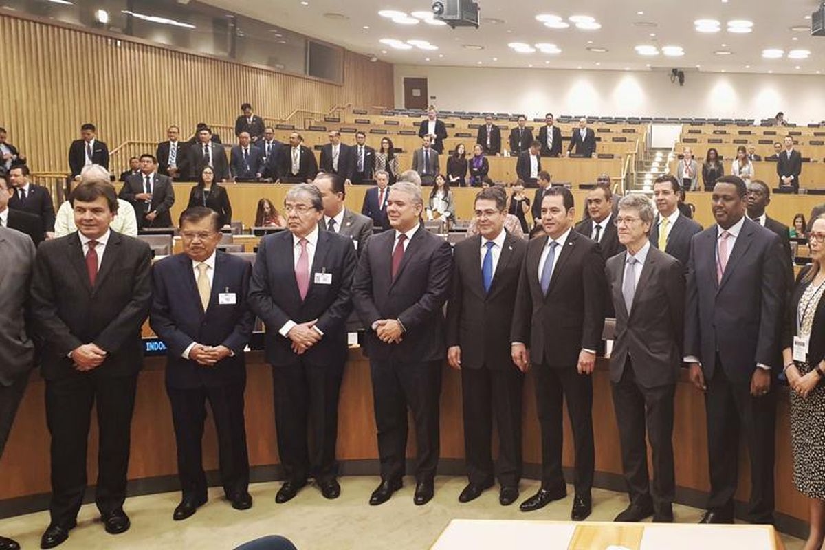 Wakil Presiden Jusuf Kalla saat menghadiri forum Perserikatan Bangsa-Bangsa (PBB) bertajuk ?Aksi Bersama Mengatasi Krisis Harga Kopi Dan Mencapai Produksi Kopi Berkelanjutan (Joint Actions to Face the Coffee Price Crisis and Achieve its Sustainable Production). 
Pertemuan itu diselenggarakan di sela-sela Sidang Majelis Umum PBB ke-74, di Markas Besar PBB, Rabu (25/9/2019).