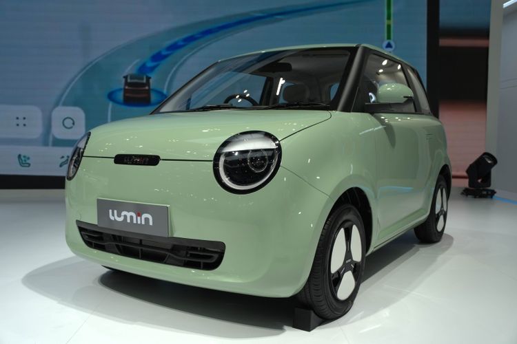 City car listrik CHANGAN Lumin memiliki desain kompak dengan karakter &ldquo;Seriously Playful&rdquo;.