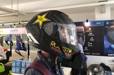 Ini 2 Kebiasaan yang Bikin Helm Jadi Bau Tak Sedap