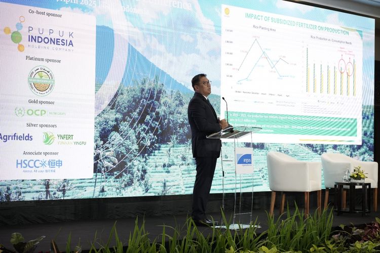 Wamentan Sebut Penyederhanaan Distribusi Pupuk Ikut Tingkatkan Produksi Beras