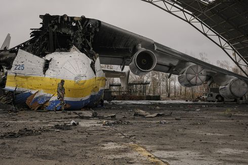 Ukraina Tangkap 2 Orang atas Penghancuran Pesawat Terbesar di Dunia Antonov-225