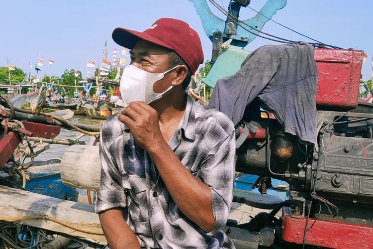 Hasan Basri Nelayan Kecamatan Mundu Kabupaten Cirebon Jawa Barat menceritakan tentang perjalanan mudiknya menggunakan perahu kepada Kompas.com Jumat (30/4/2021).